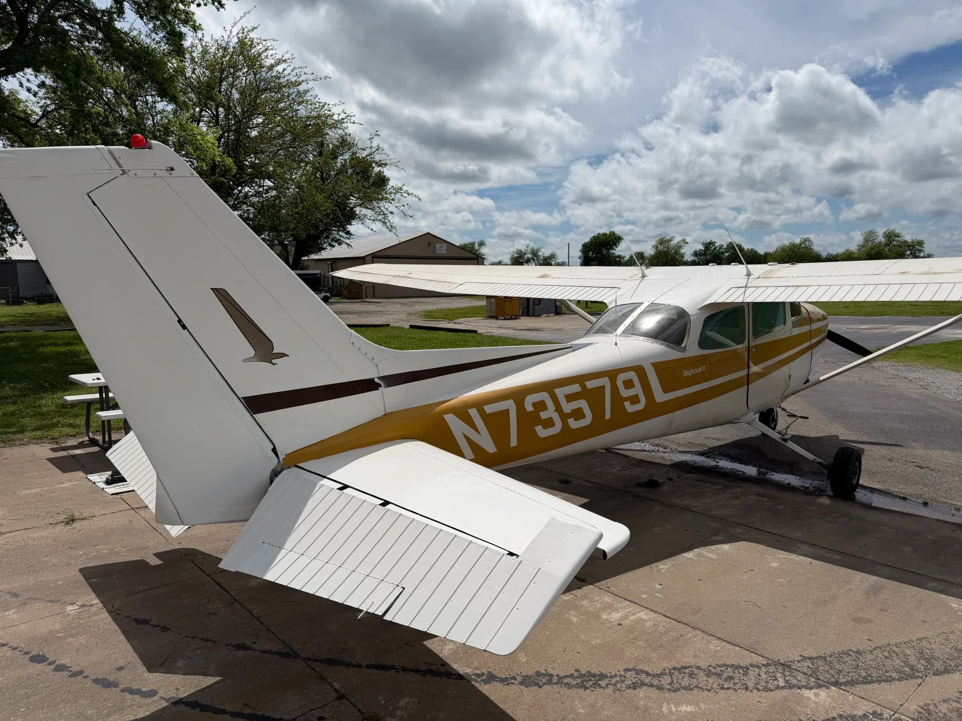 Cessna 172M N73579 tail view on ramp at Gundys Airport Owasso Oklahoma
